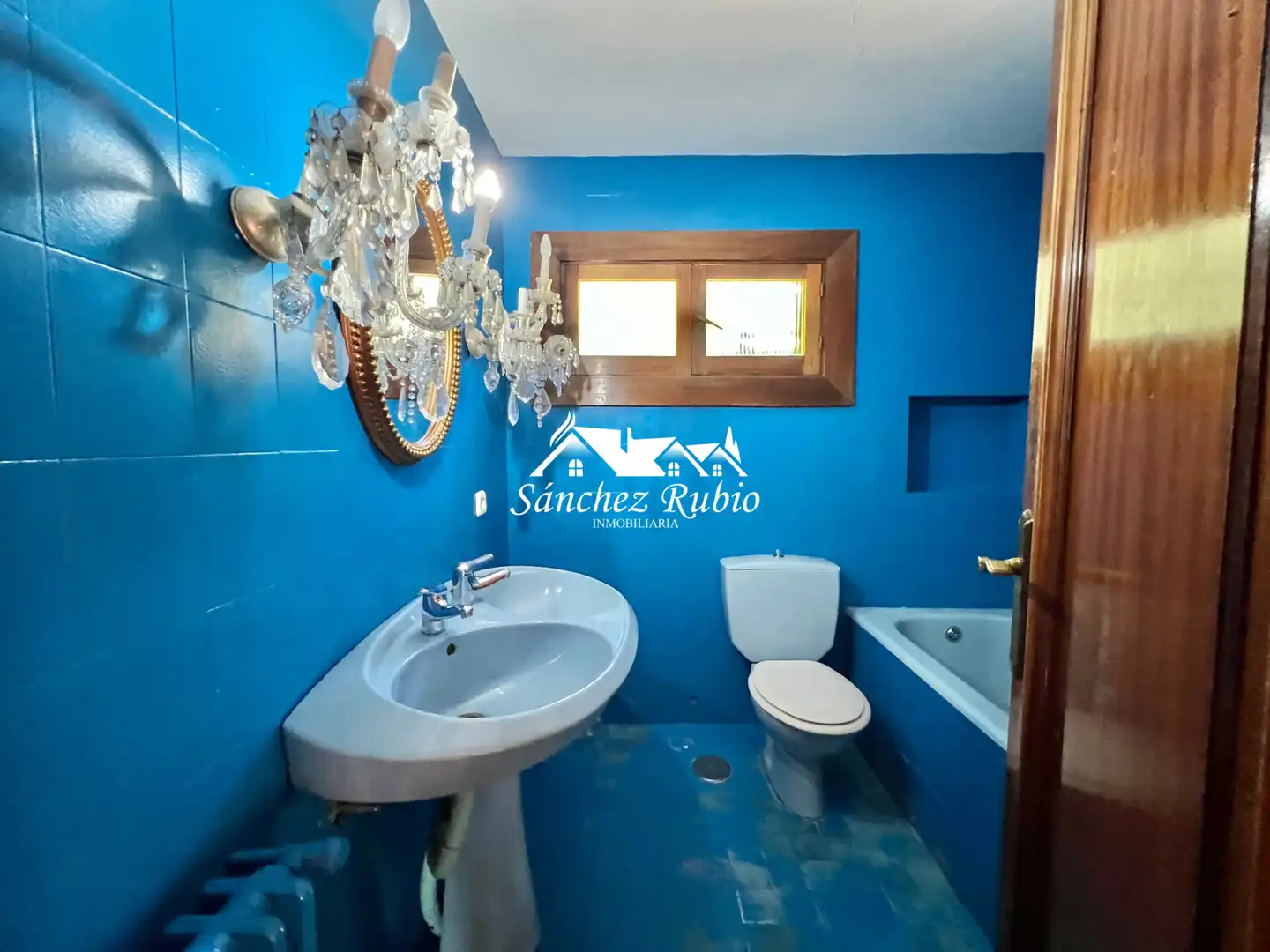 Bathroom of Houses for sale in Torrelodones  with Heating, Private garden and Parquet flooring