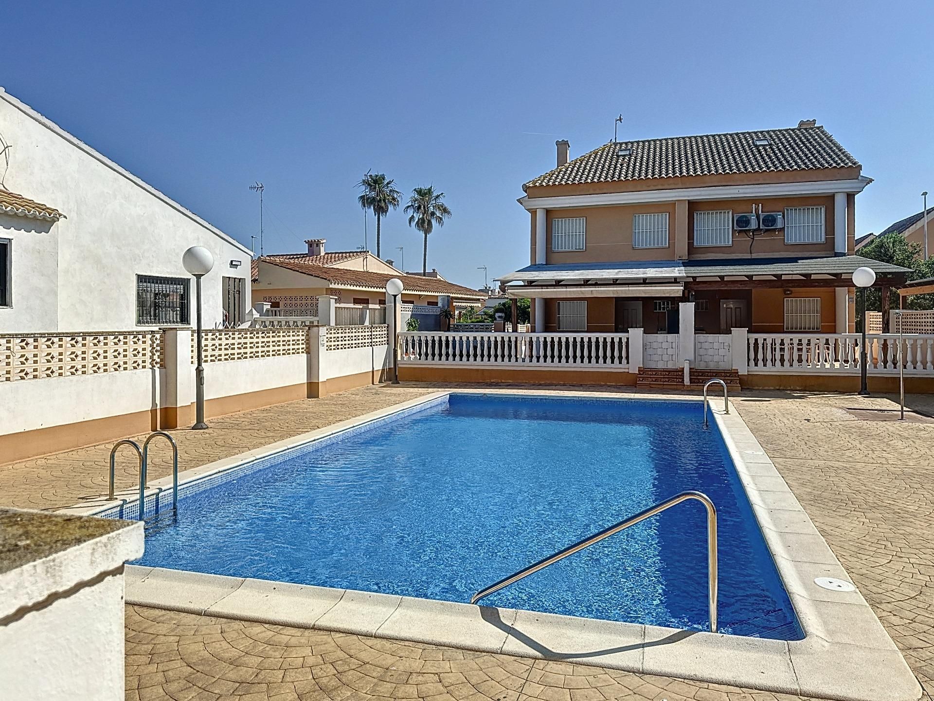 Piscina de Casa o xalet en venda en Sueca amb Calefacció, Terrassa i Traster