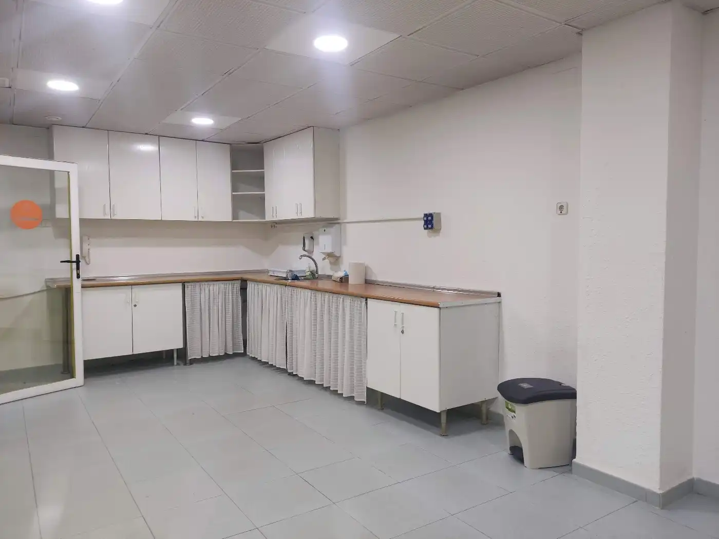 Cocina de Local de alquiler en Reus con Aire acondicionado, Terraza y Amueblado