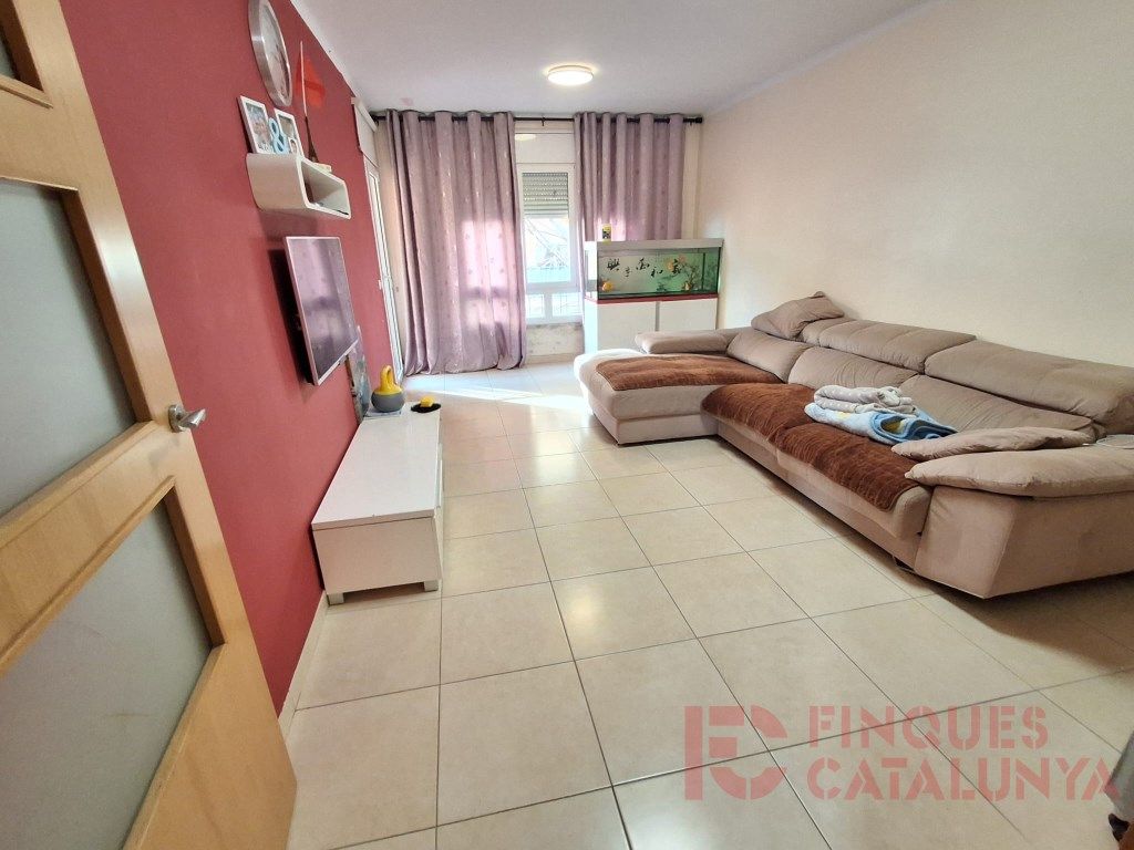 Living room of Flat for sale in Girona Capital  with Furnished and Balcony