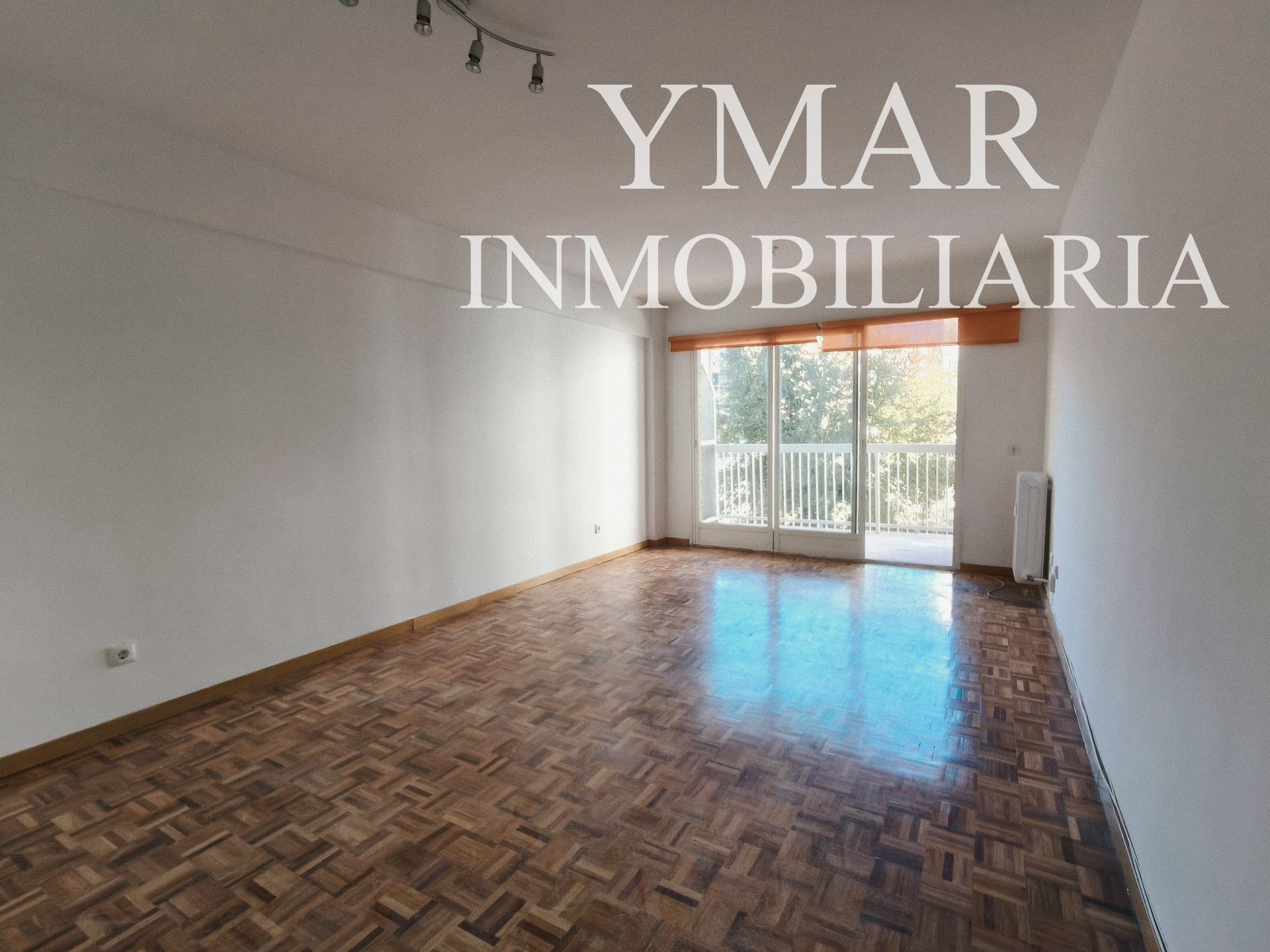 Sala d'estar de Pis de lloguer en Móstoles amb Calefacció, Parquet i Terrassa