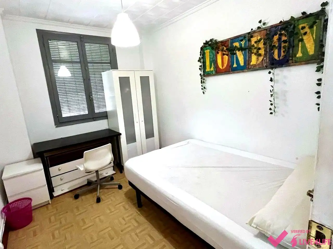 Habitación de Piso de alquiler en Valencia con Jardín privado y Amueblado