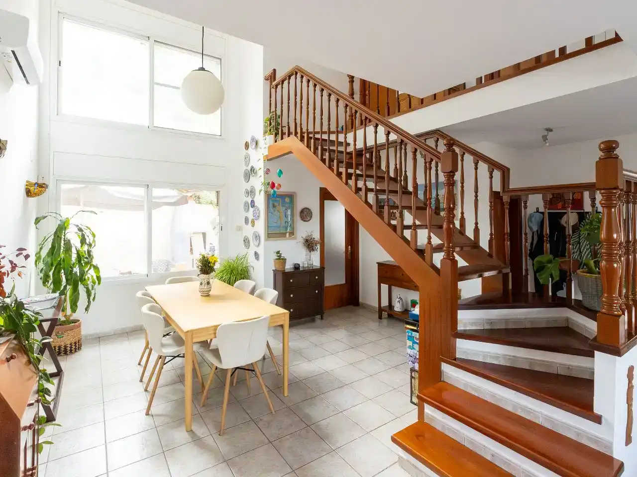 Comedor de Piso en venta en Cerdanyola del Vallès con Aire acondicionado, Jardín privado y Trastero