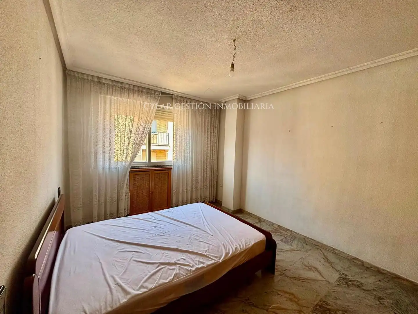 Habitación de Piso en venta en Salamanca con Calefacción, Terraza y Piscina