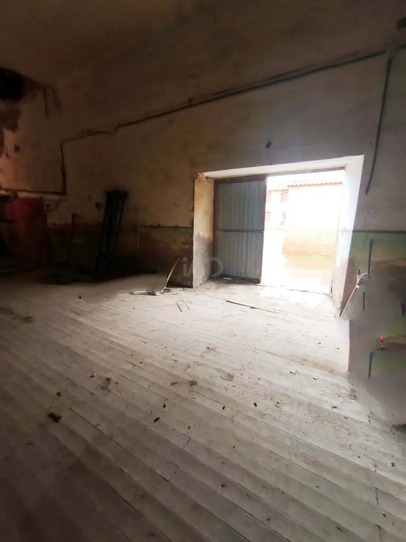 Edificio en venta en Mansilla de las Mulas