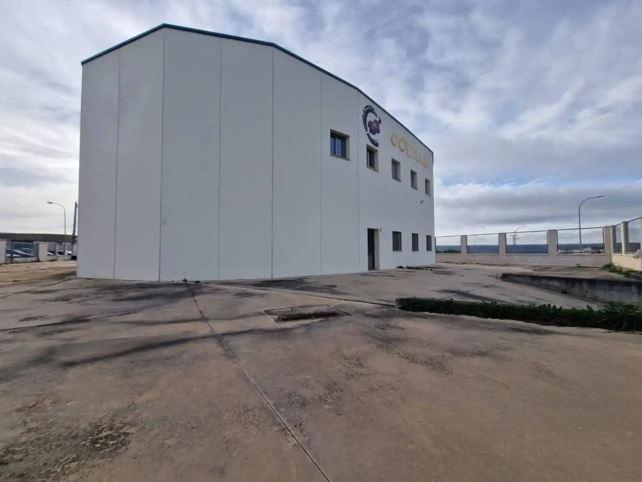 Exterior view of Industrial buildings for sale in Coria