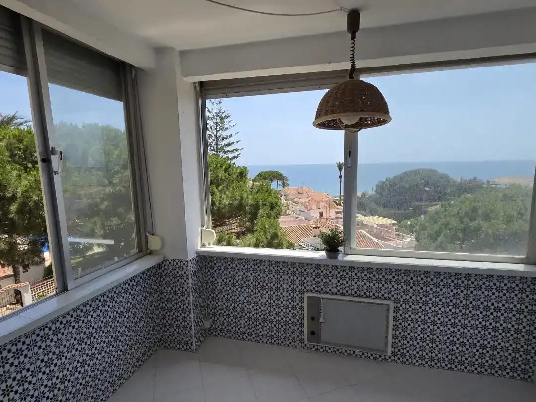 Terrasse von Wohnungen zum Verkauf in Mijas mit Klimaanlage, Schwimmbad und Balkon