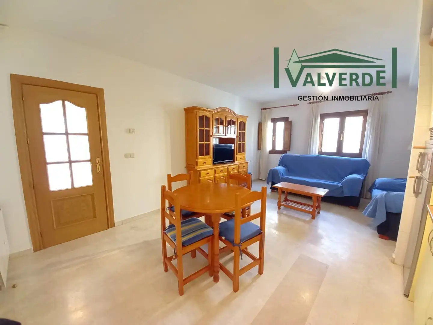 Living room of Flat for rent in Granada  with Air Conditioner, Heating and Furnished