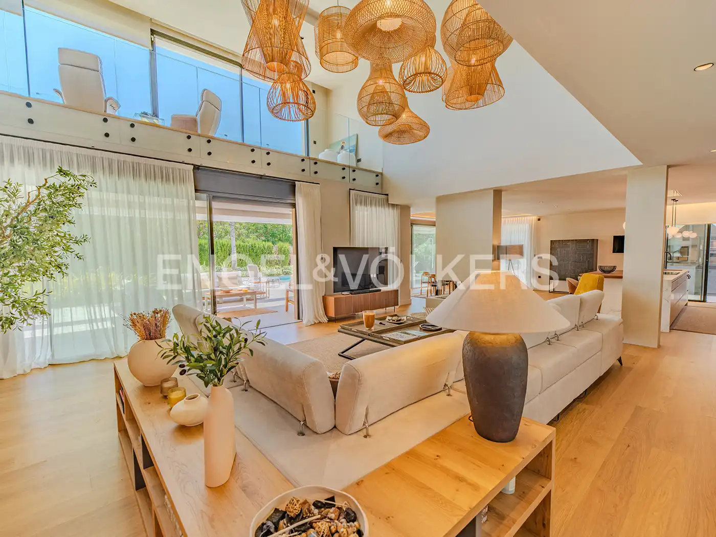 Sala d'estar de Casa o xalet en venda en Alicante / Alacant amb Aire condicionat, Calefacció i Jardí privat