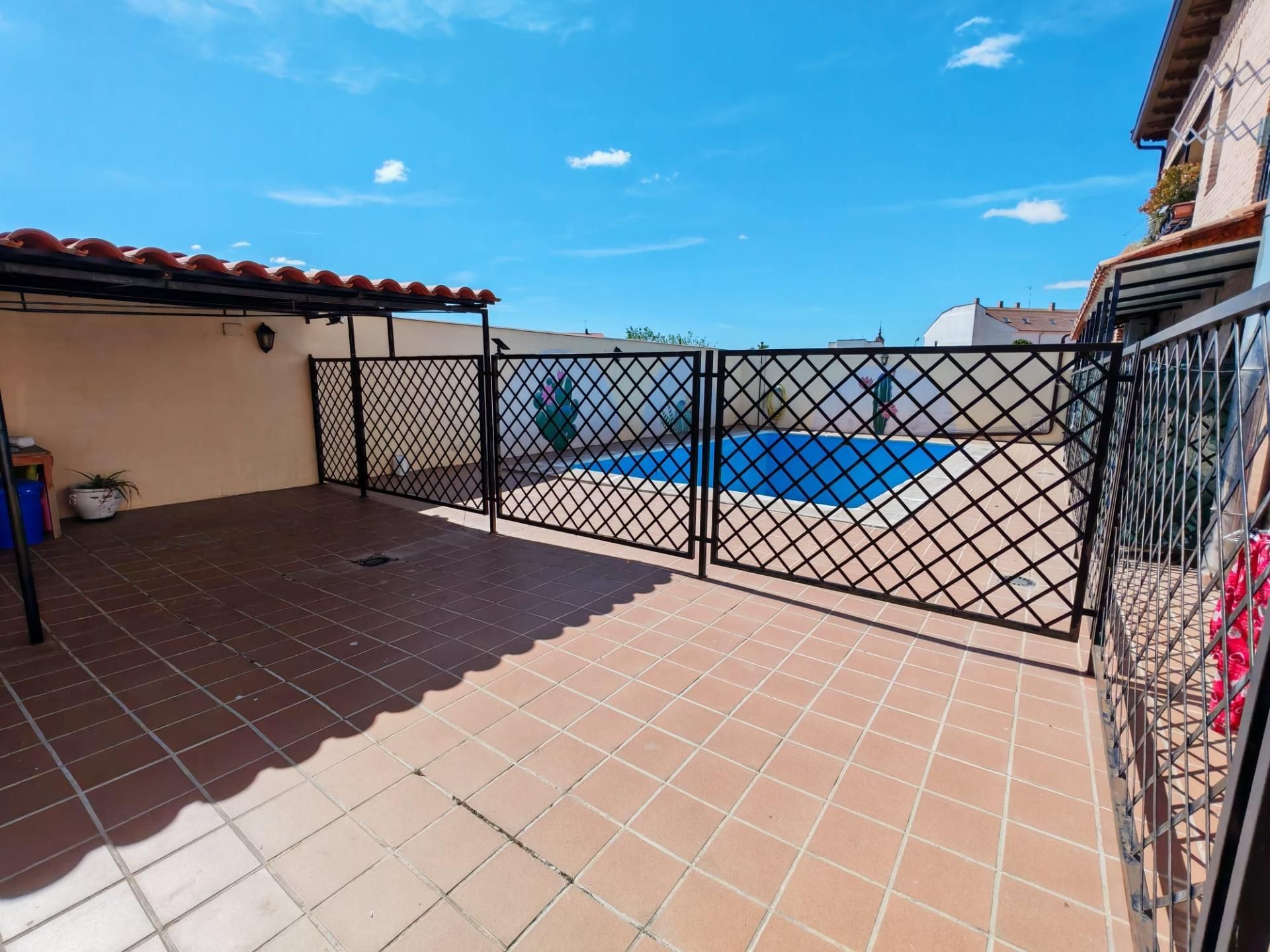 Swimming pool of Flat for sale in Valmojado  with Air Conditioner, Heating and Terrace