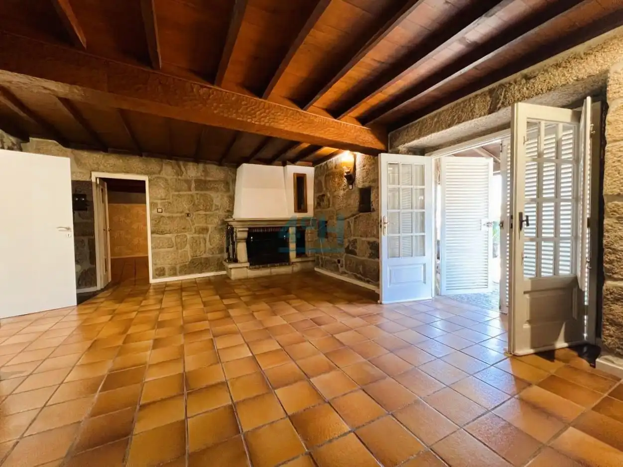 Country house zum Verkauf in San Cibrao das Viñas mit Heizung, Privatgarten und Terrasse