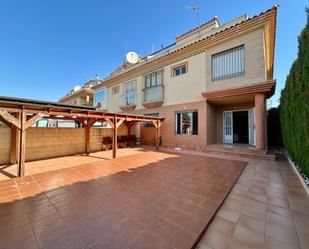 Jardí de Casa adosada en venda en Daya Nueva amb Jardí privat, Terrassa i Balcó
