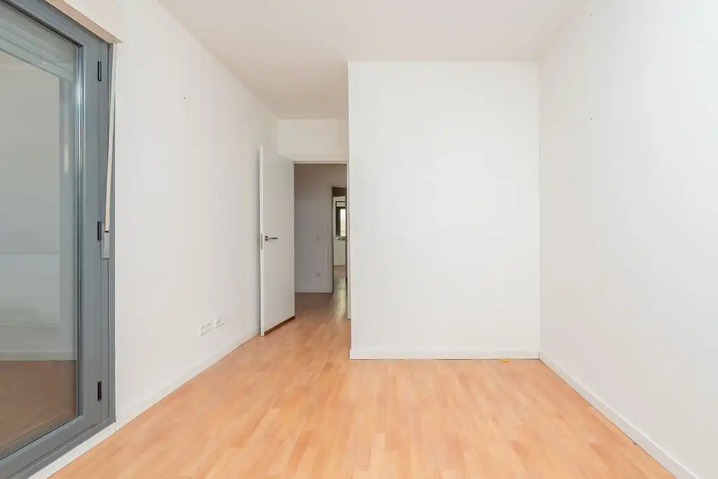 Flat for sale in C/ Plaza de la Estación - Res , Jardín de los Reyes - Parque Real