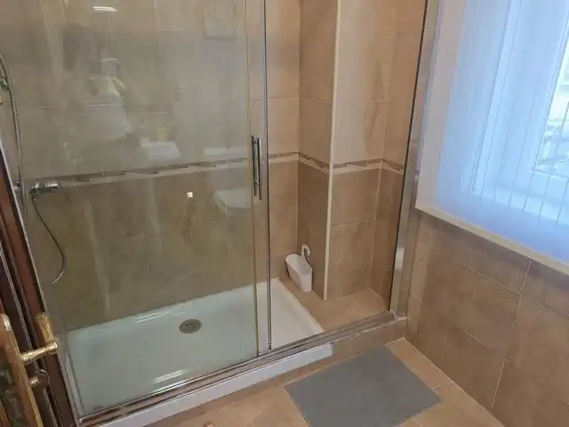 Baño de Piso de alquiler en Ames con Calefacción, Parquet y Amueblado