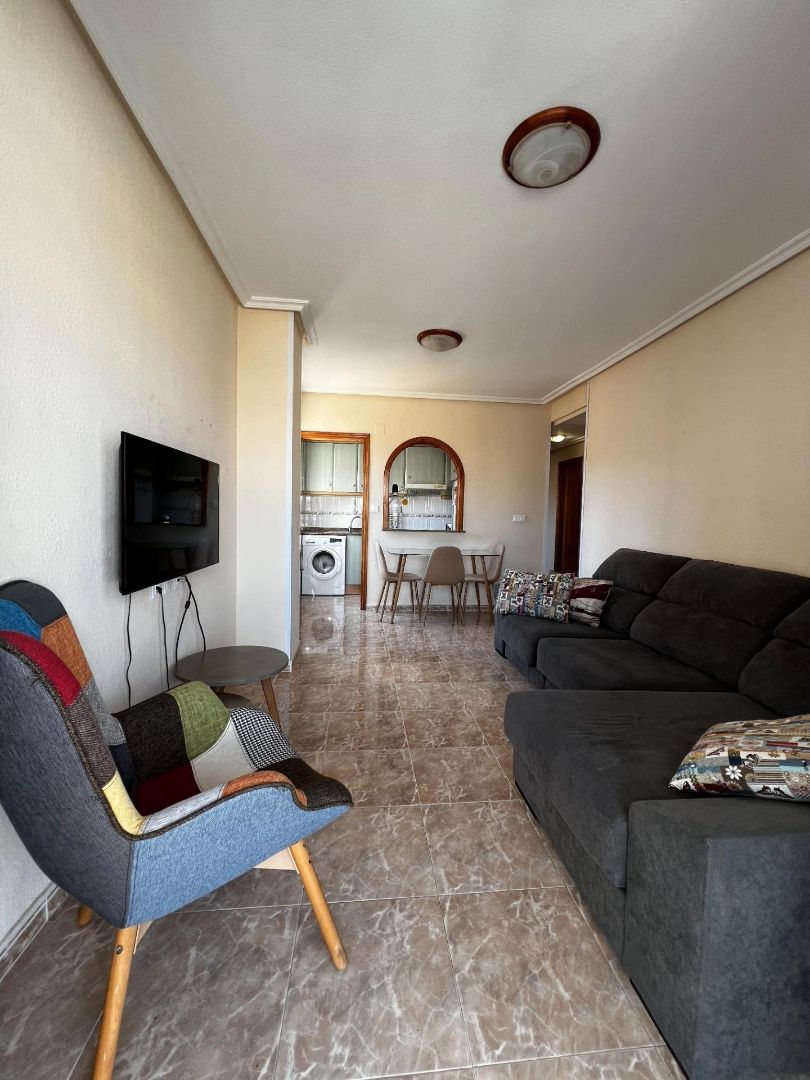 Sala d'estar de Pis en venda en Torrevieja amb Terrassa i Piscina comunitària