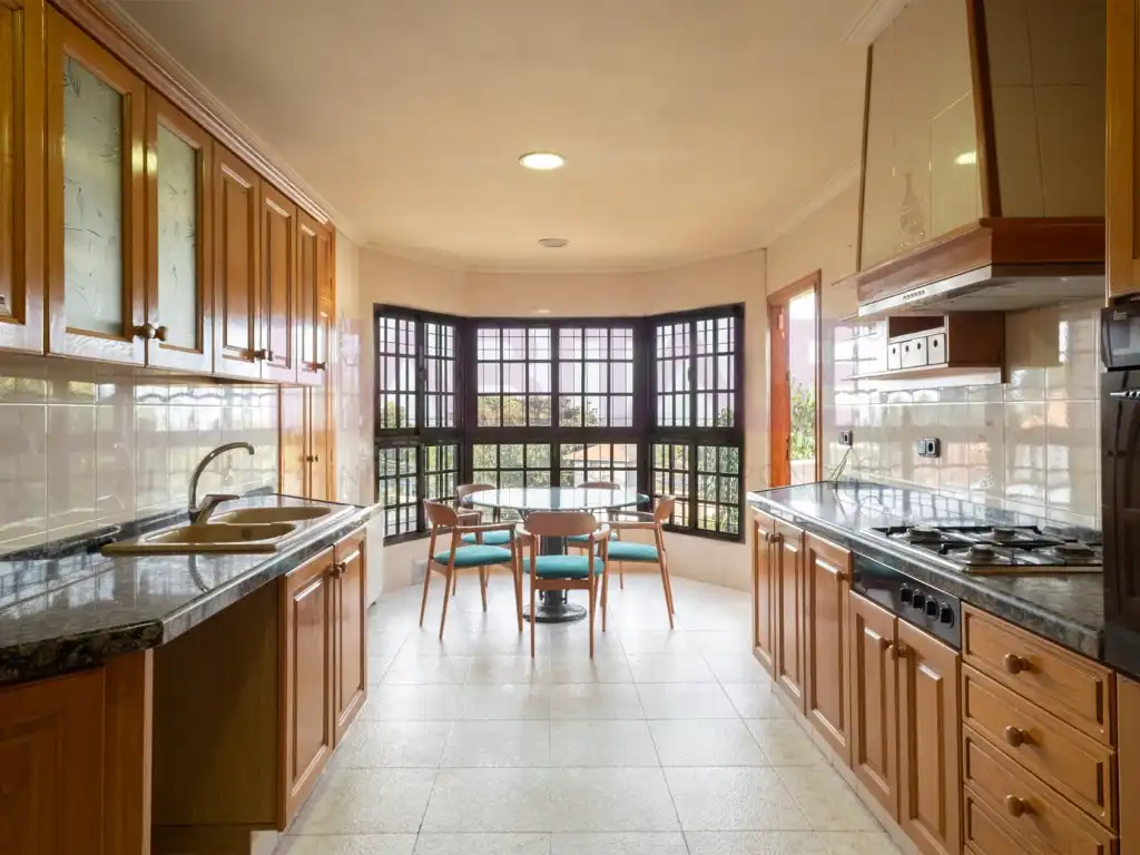 Kitchen of Houses for sale in Chiva  with Air Conditioner, Heating and Furnished