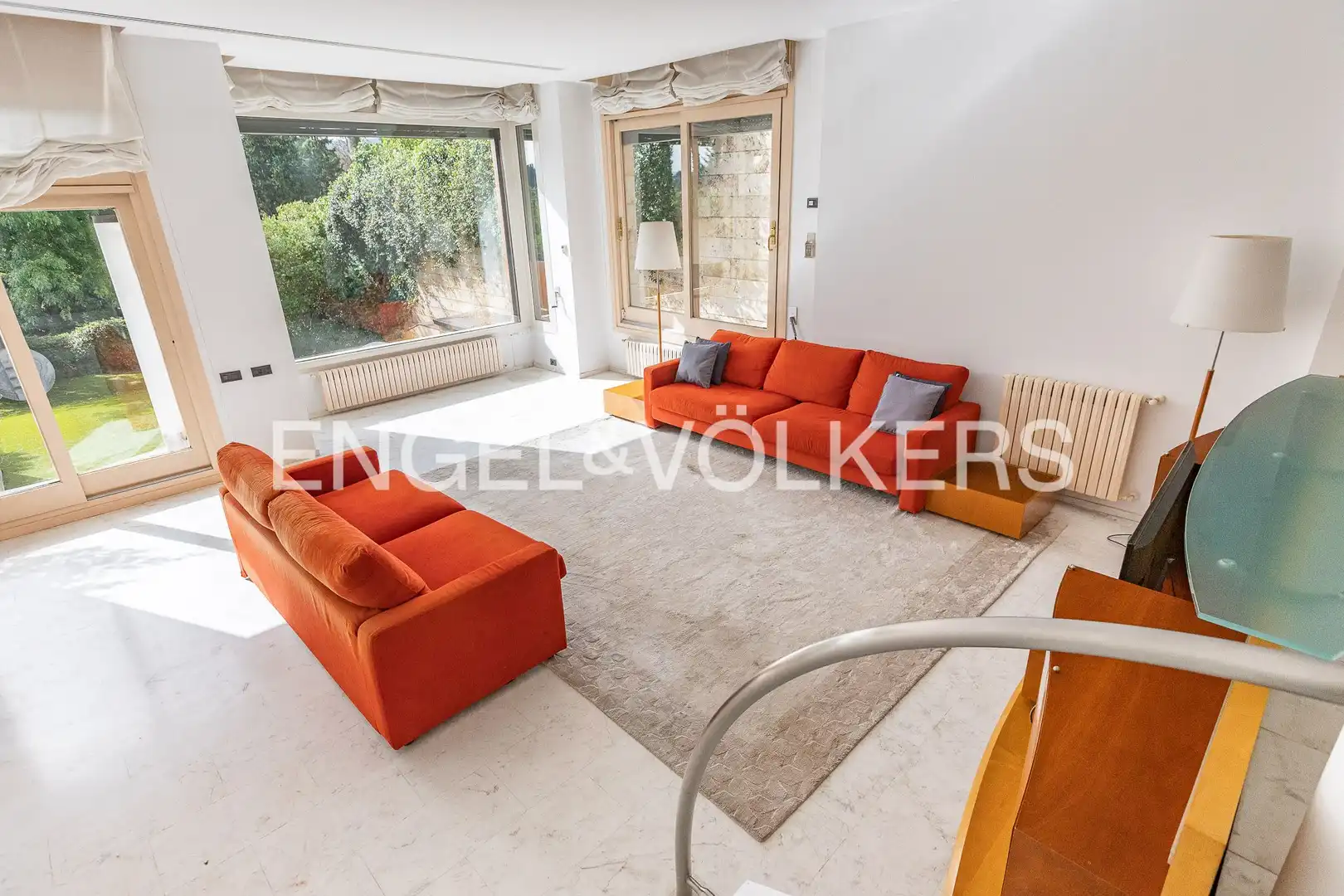 Sala de estar de Casa o chalet en venta en Sant Cugat del Vallès con Aire acondicionado, Calefacción y Jardín privado