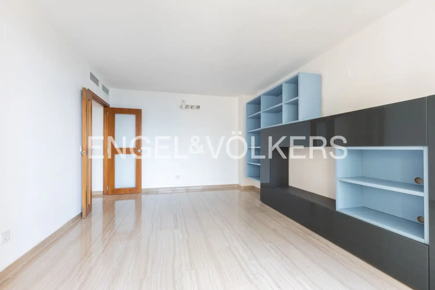 Living room of Flat for sale in  Valencia Capital  with Air Conditioner, Heating and Private garden