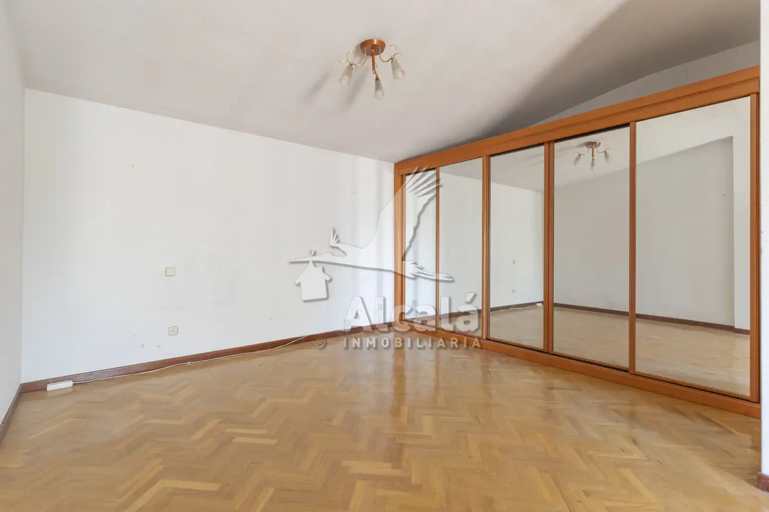 Habitación de Casa adosada en venta en Villalbilla con Aire acondicionado, Calefacción y Parquet