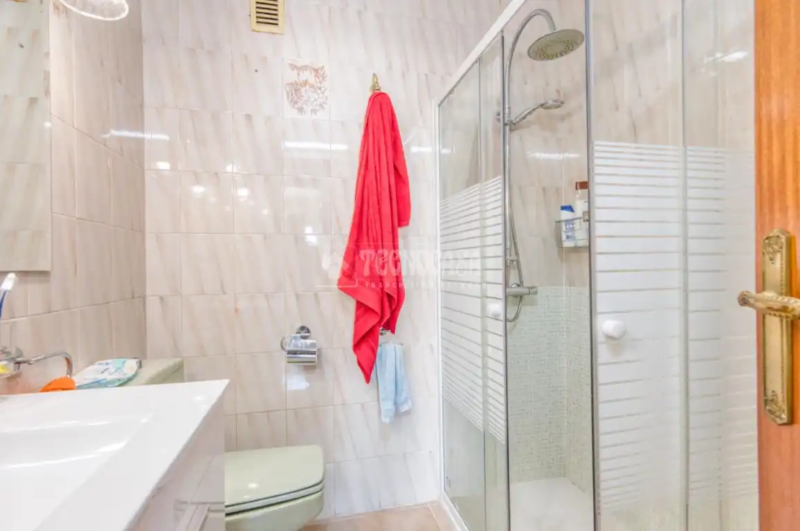 Baño de Piso en venta en Salamanca con Calefacción y Balcón