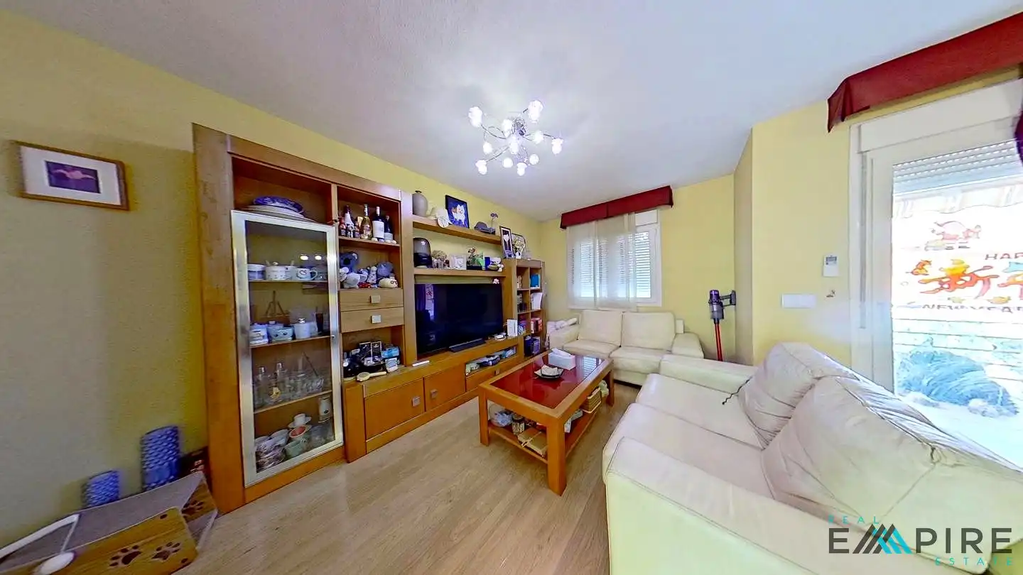 Sala de estar de Casa adosada en venta en Valdemoro con Aire acondicionado, Calefacción y Amueblado