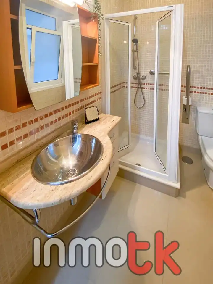 Bathroom of Flat for rent in A Coruña Capital   with Heating, Parquet flooring and Furnished