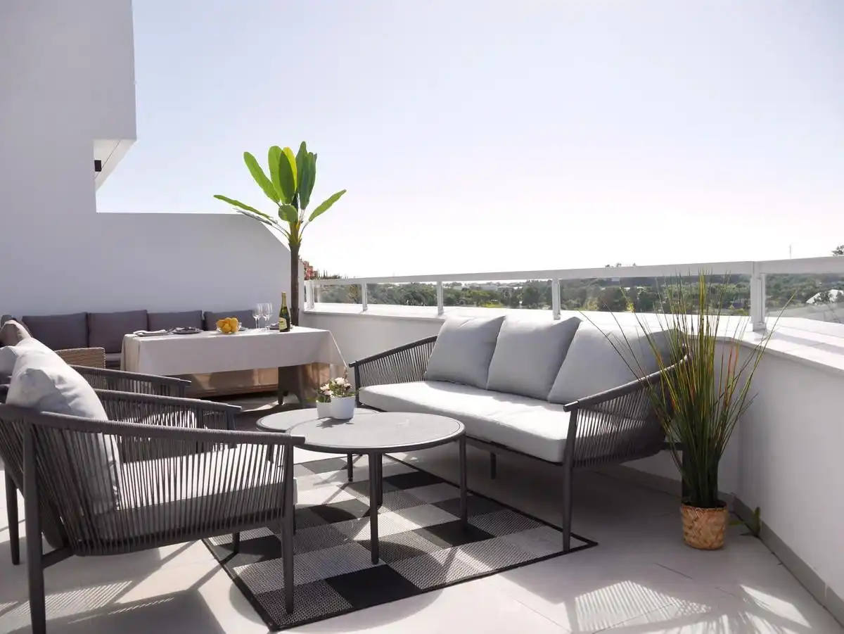 Terraza de Apartamento de alquiler en Estepona con Aire acondicionado, Terraza y Piscina