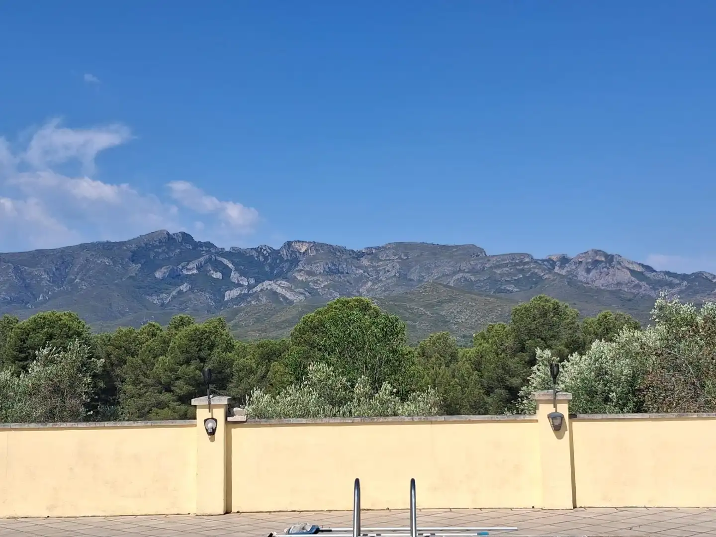 Vista exterior de Finca rústica en venda en Tivissa amb Piscina comunitària