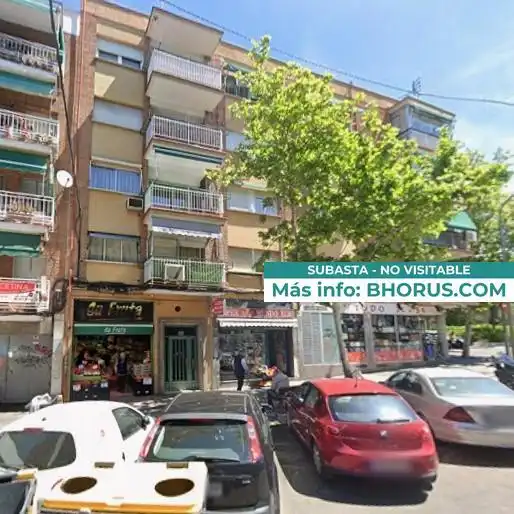 Vista exterior de Piso en venta en Madrid