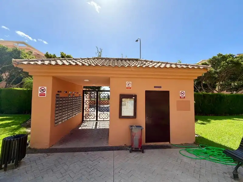 Aparcament de Pis en venda en Torremolinos amb Aire condicionat, Terrassa i Traster