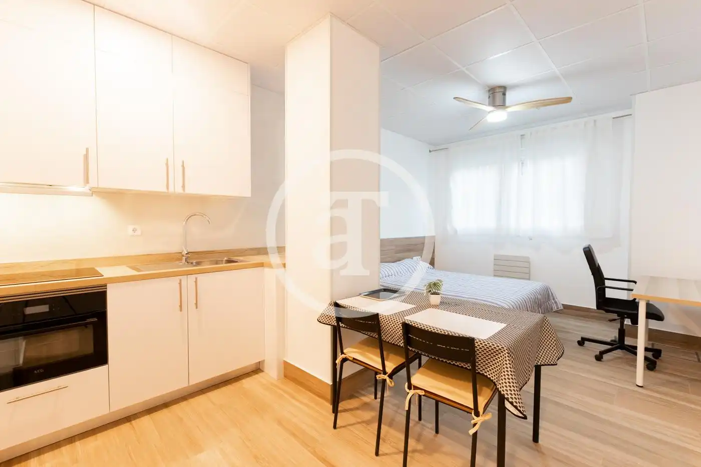 Habitación de Estudio de alquiler en Madrid con Calefacción, Amueblado y Horno