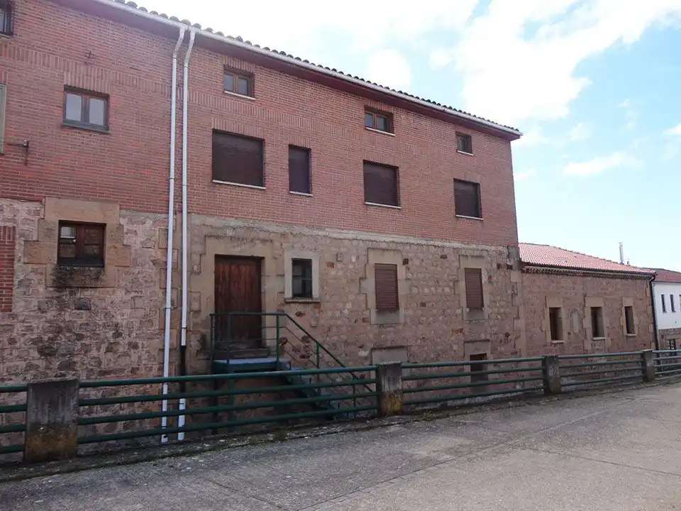 Vista exterior de Casa adosada en venta en Quintanar de la Sierra con Terraza