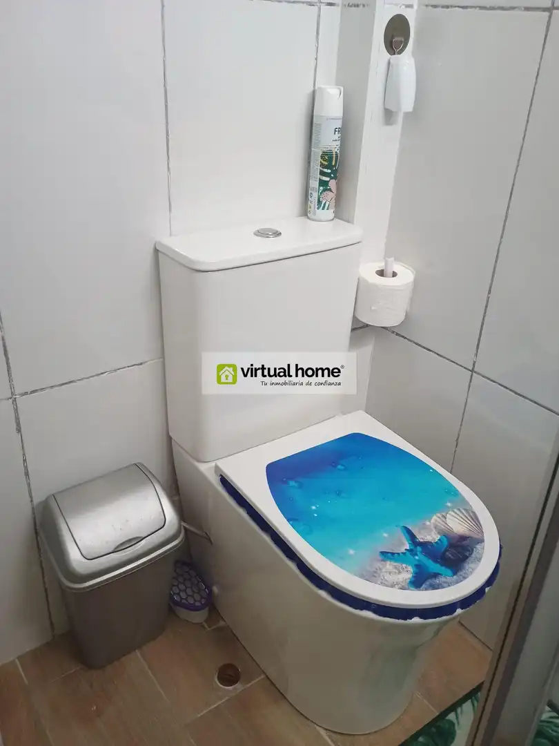 Bany de Apartament en venda en Benidorm amb Aire condicionat i Piscina comunitària