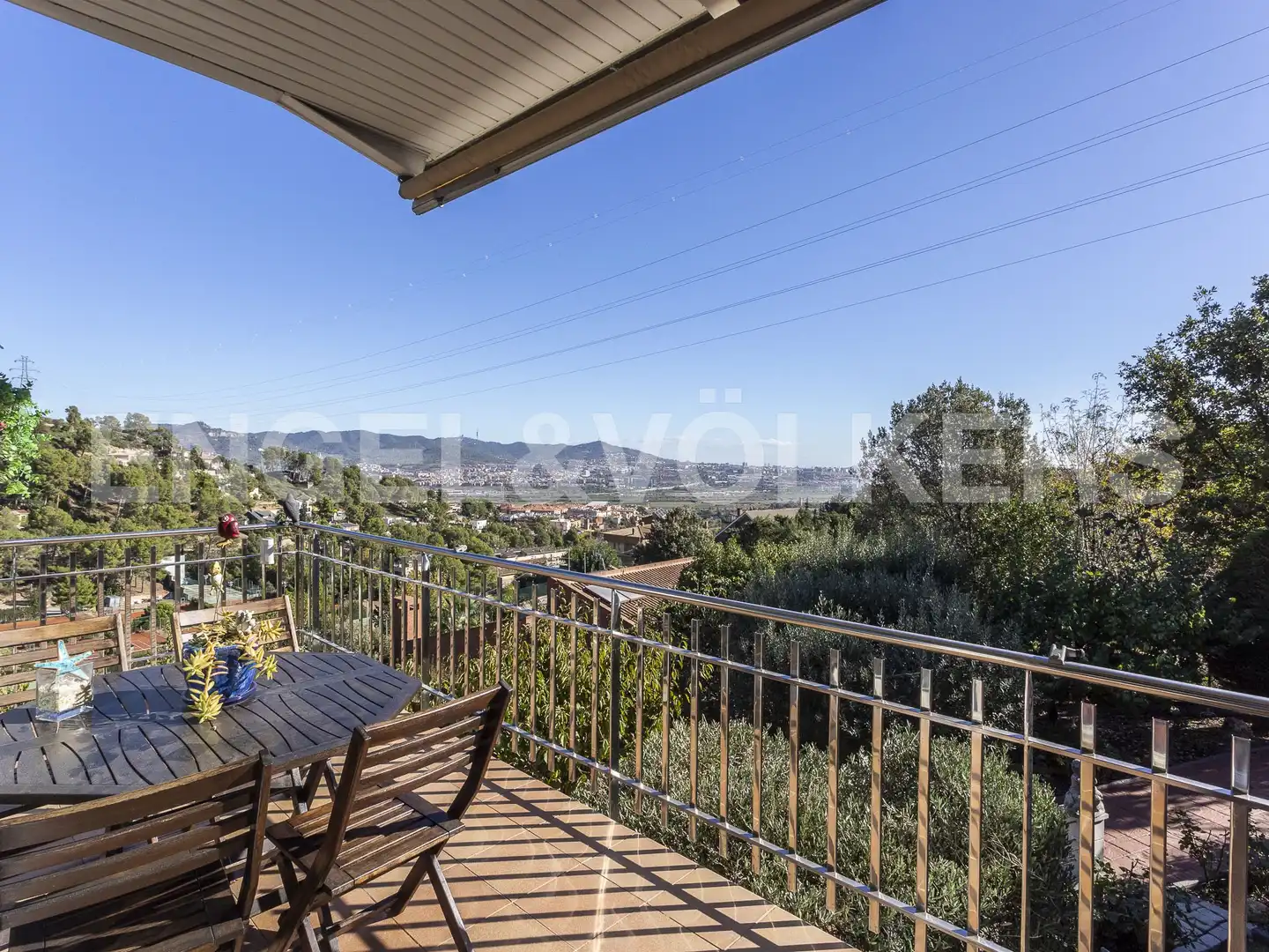 Terraza de Casa o chalet en venta en Santa Coloma de Cervelló con Calefacción, Jardín privado y Parquet