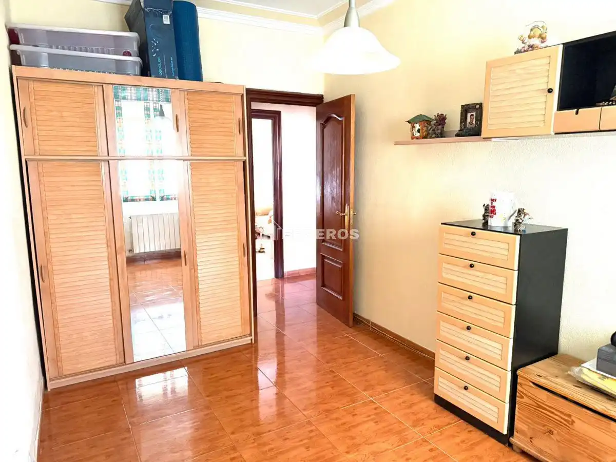 Dormitori de Pis en venda en  Logroño amb Calefacció i Parquet