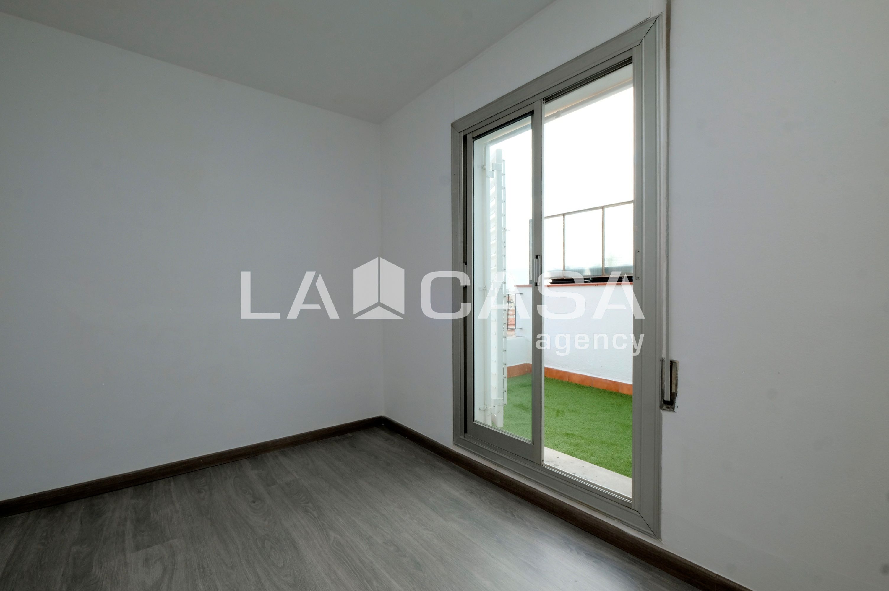 Bedroom of Flat for sale in  Barcelona Capital  with Heating, Terrace and Balcony