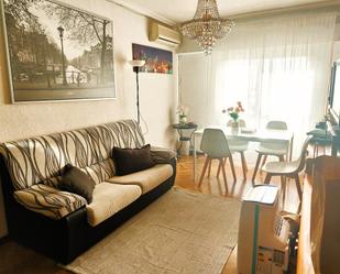 Living room of Flat for sale in  Madrid Capital  with Heating, Terrace and Furnished