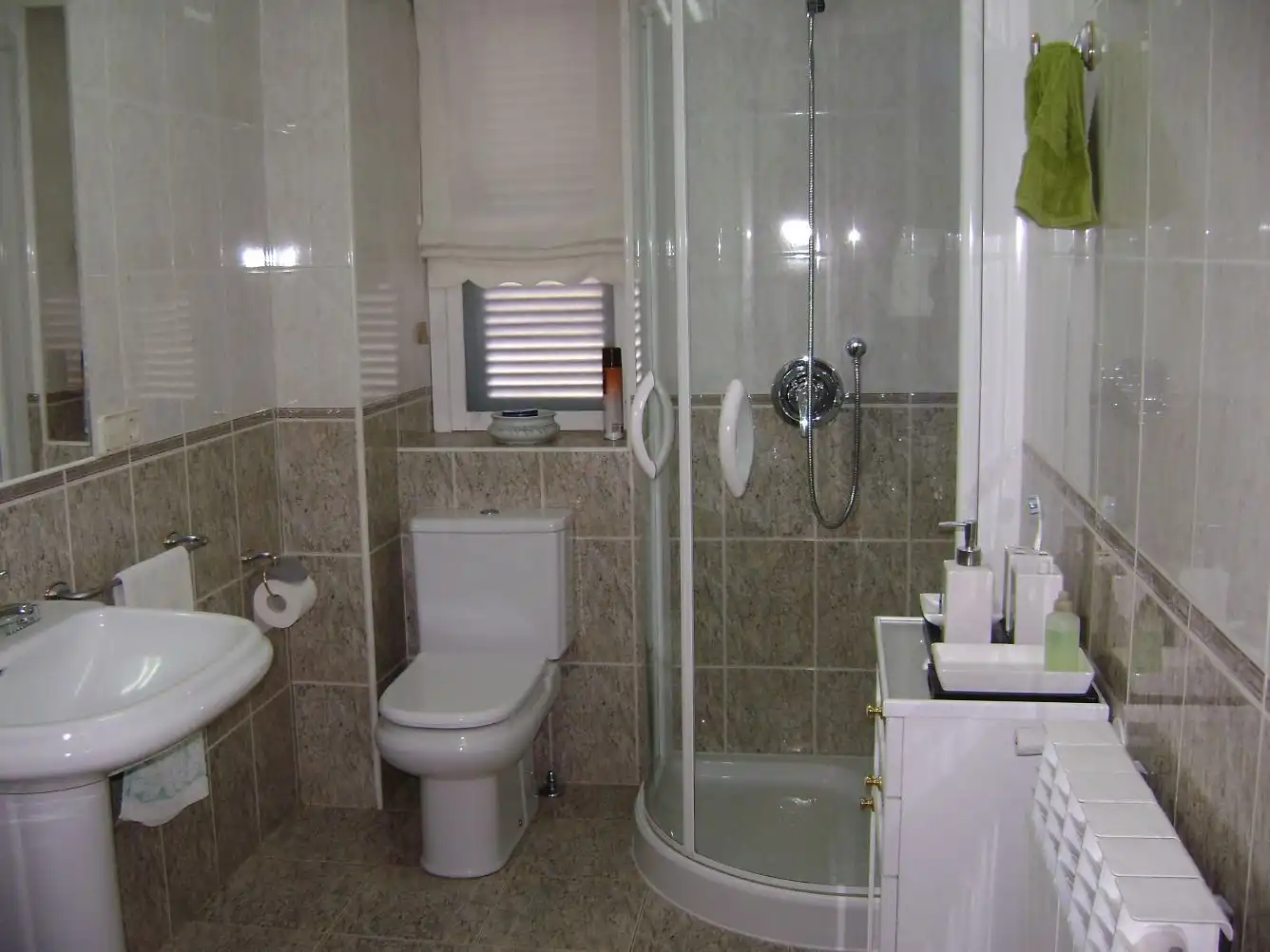 Baño de Finca rústica en venta en Haro con Calefacción, Terraza y Amueblado