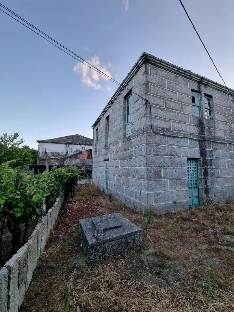 Vista exterior de Casa o chalet en venta en Leiro, Ourense