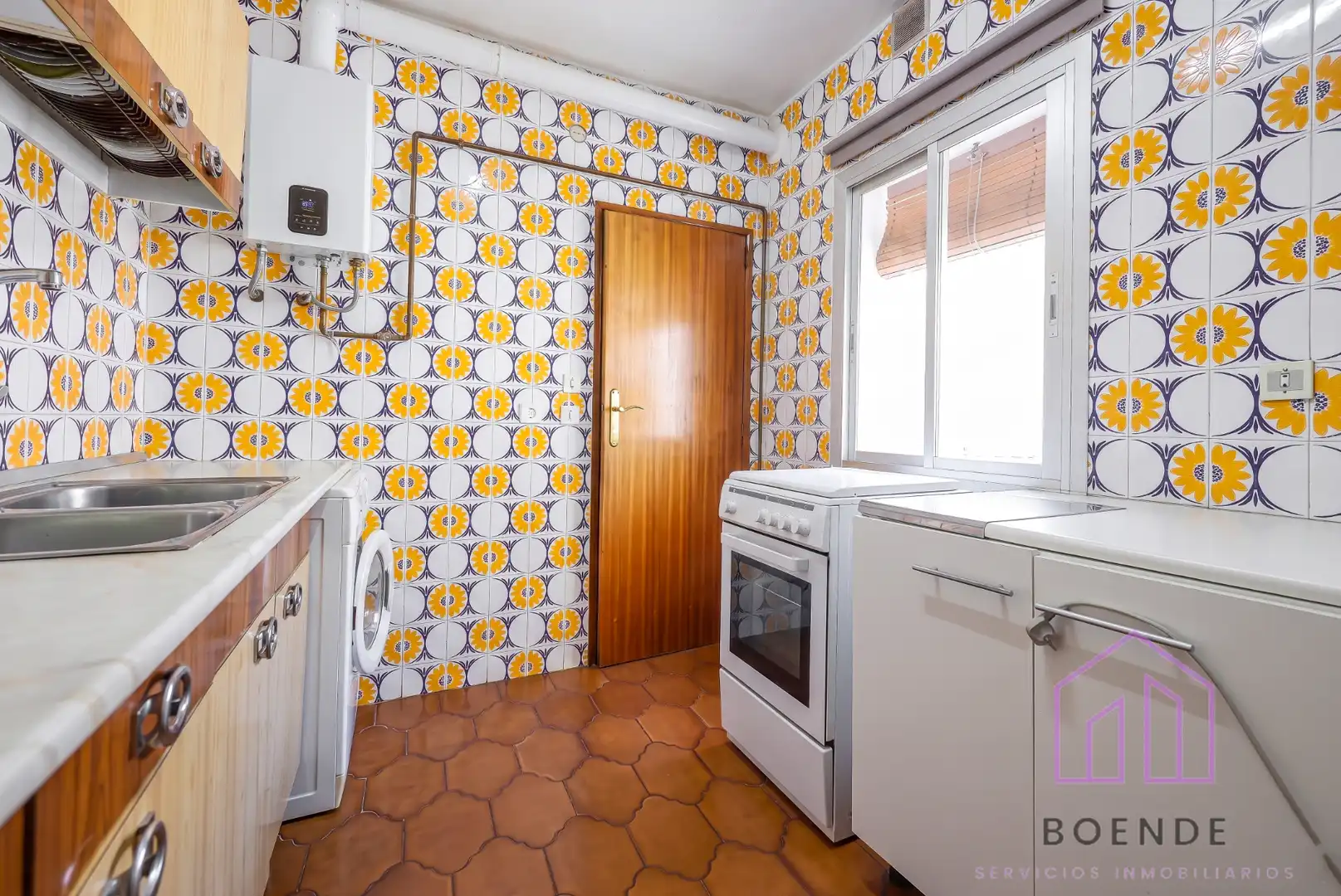 Kitchen of Flat for sale in Getafe  with Air Conditioner, Terrace and Furnished
