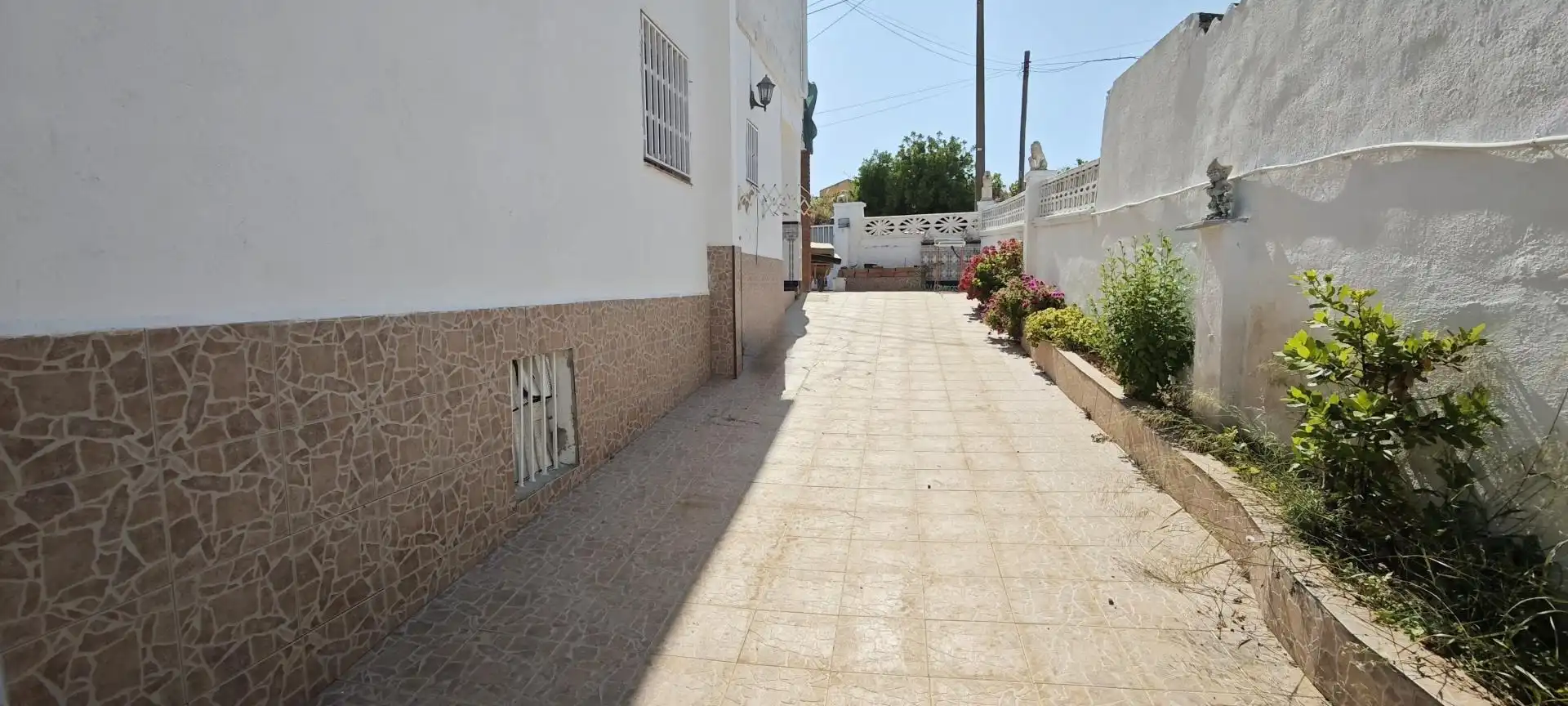 Vista exterior de Dúplex en venta en La Bisbal del Penedès con Aire acondicionado, Calefacción y Terraza
