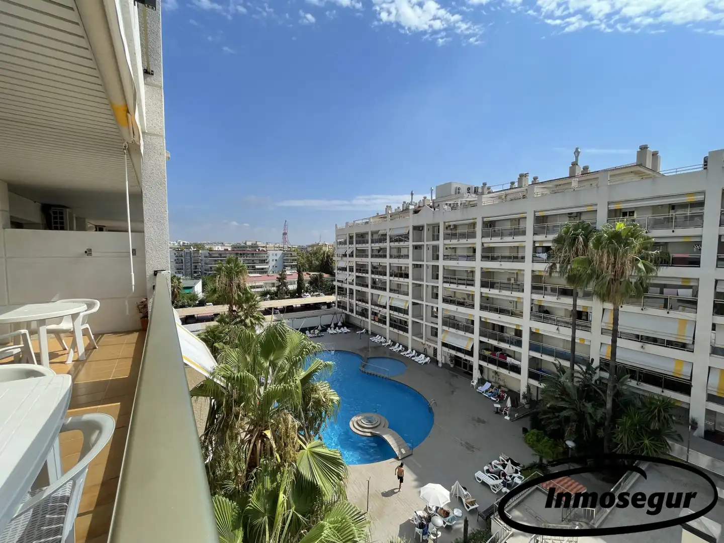 Piscina de Apartamento en venta en Salou con Aire acondicionado, Calefacción y Amueblado