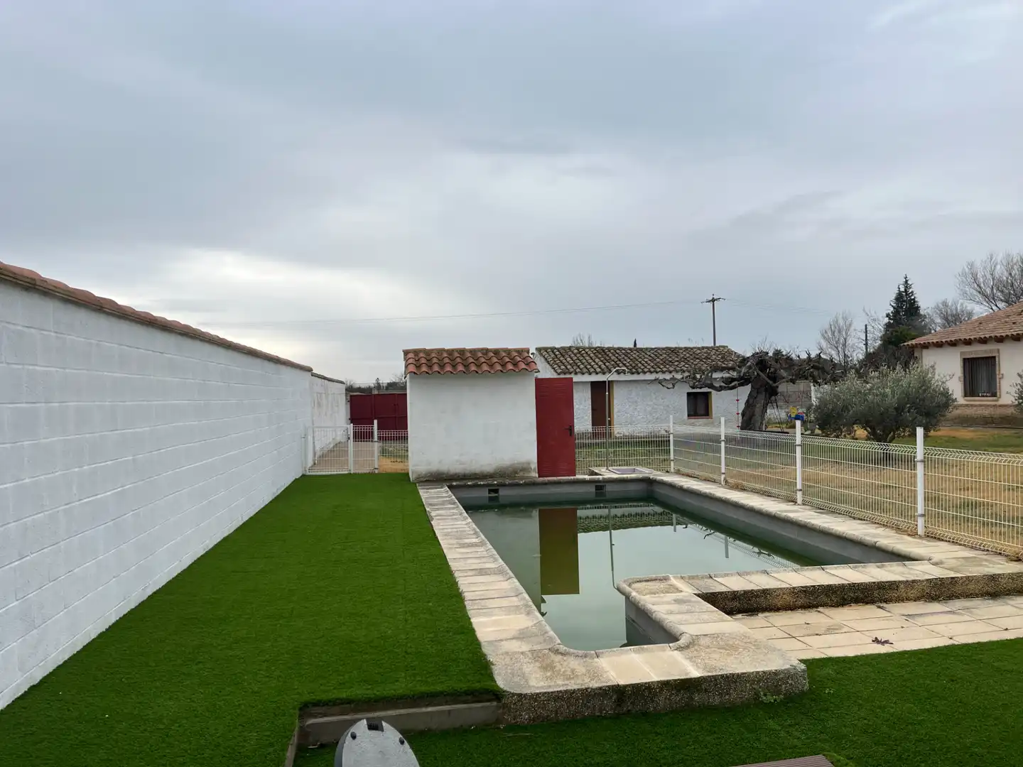 Piscina de Casa o xalet en venda en Zaragoza amb Aire condicionat, Calefacció i Jardí privat