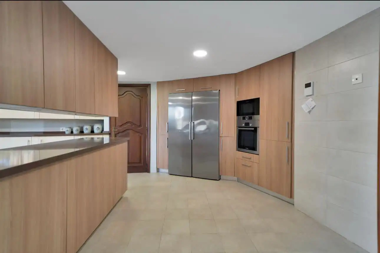 Cuina de Casa o xalet de lloguer en Marbella amb Aire condicionat, Jardí privat i Terrassa