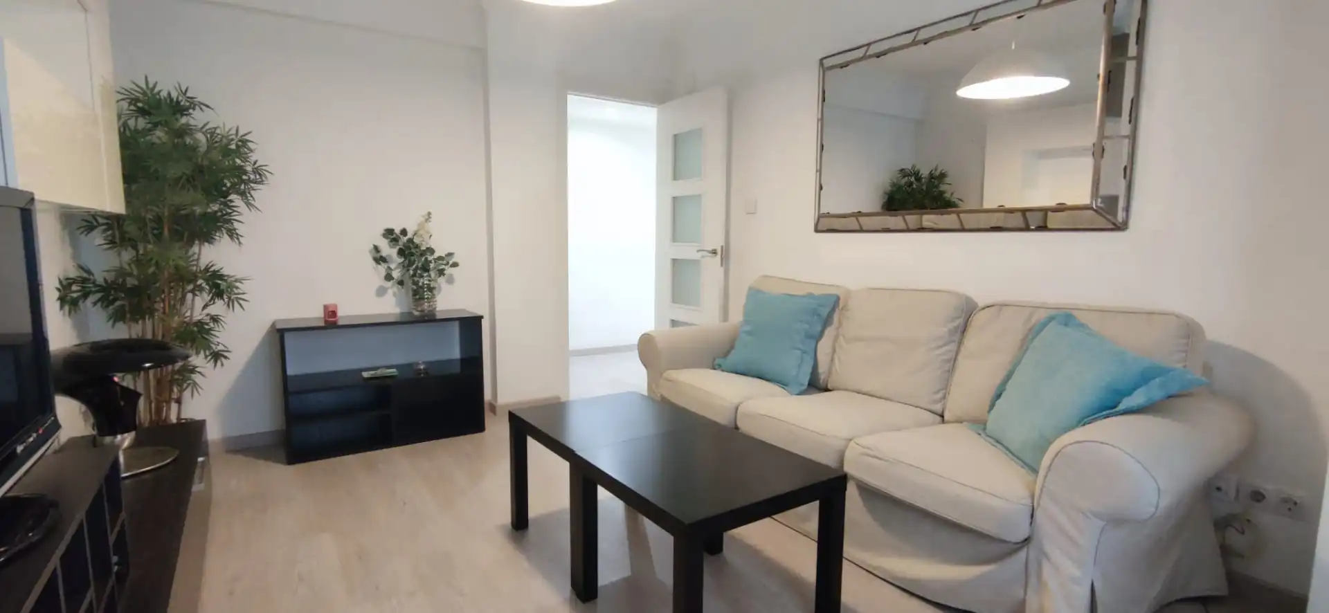 Living room of Flat for rent in Zaragoza  with Heating, Furnished and Oven