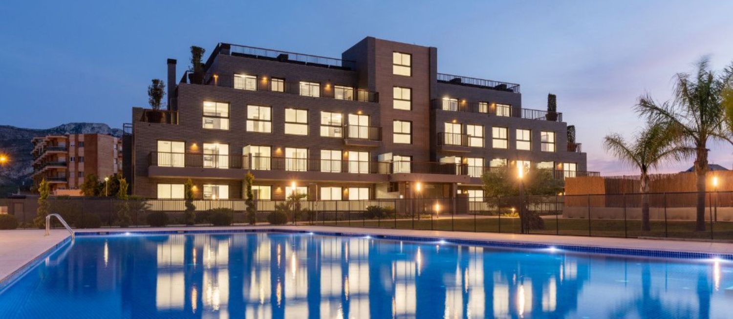 Piscina de Planta baixa en venda en Dénia amb Jardí privat, Terrassa i Piscina comunitària