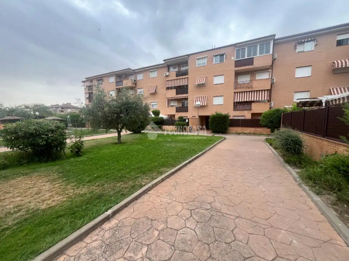 Vista exterior de Pis en venda en Humanes de Madrid amb Aire condicionat, Calefacció i Terrassa
