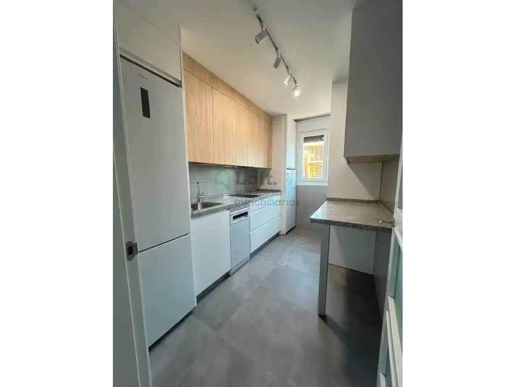 Cuina de Apartament de lloguer en Badajoz amb Terrassa i Piscina comunitària