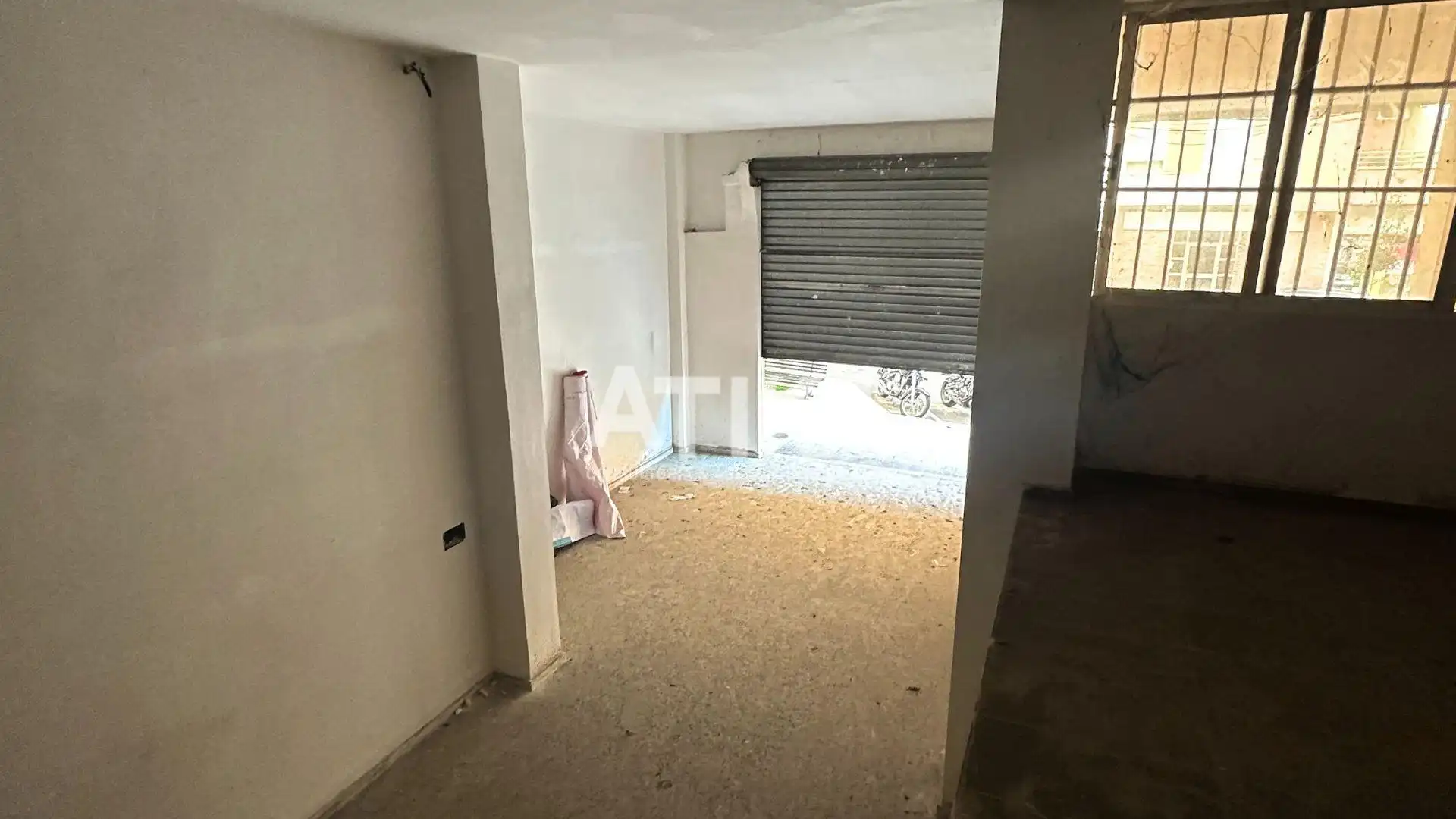 Locale commerciale in vendita a Sant Josep - Zona Hospital, imagen 2