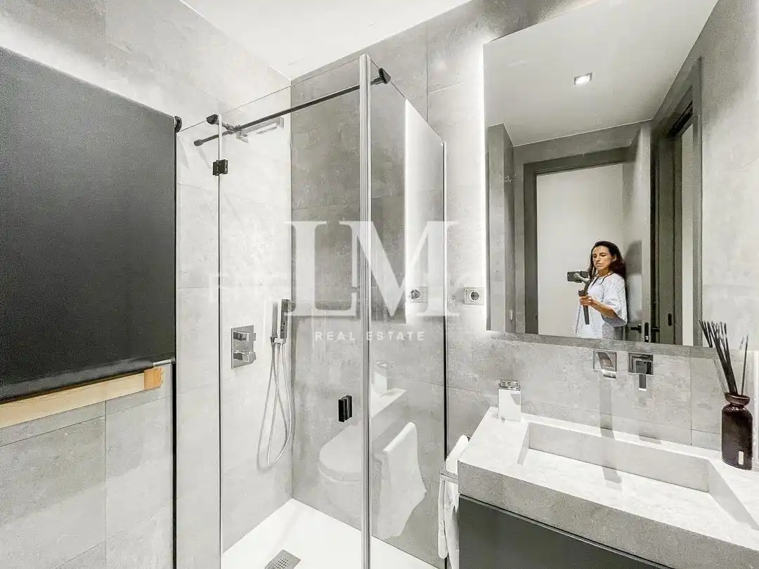 Bany de Apartament de lloguer en Barcelona amb Aire condicionat, Calefacció i Moblat